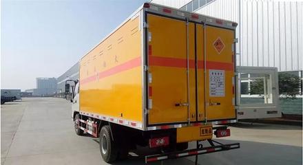 3噸爆破器材危險(xiǎn)品運(yùn)輸車 價(jià)格、廠家與防爆技術(shù)全解析